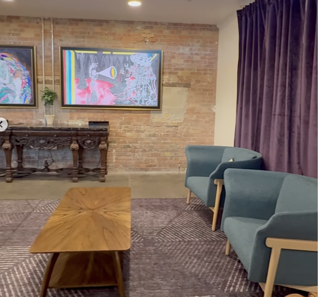 The lounge at Vyta’s current clinic